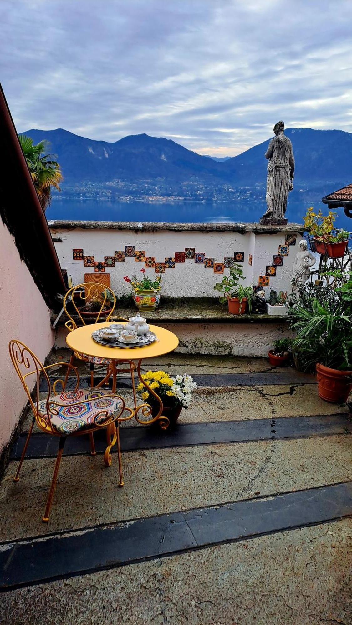Antica Casa Al Lago Oggebio Exterior foto